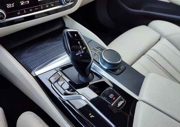 BMW Seria 5 cena 184900 przebieg: 113565, rok produkcji 2020 z Ciechocinek małe 596